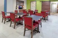 Holiday Inn Express MYRTLE BEACH-BROADWAY@THE BCH by IHG - فطور