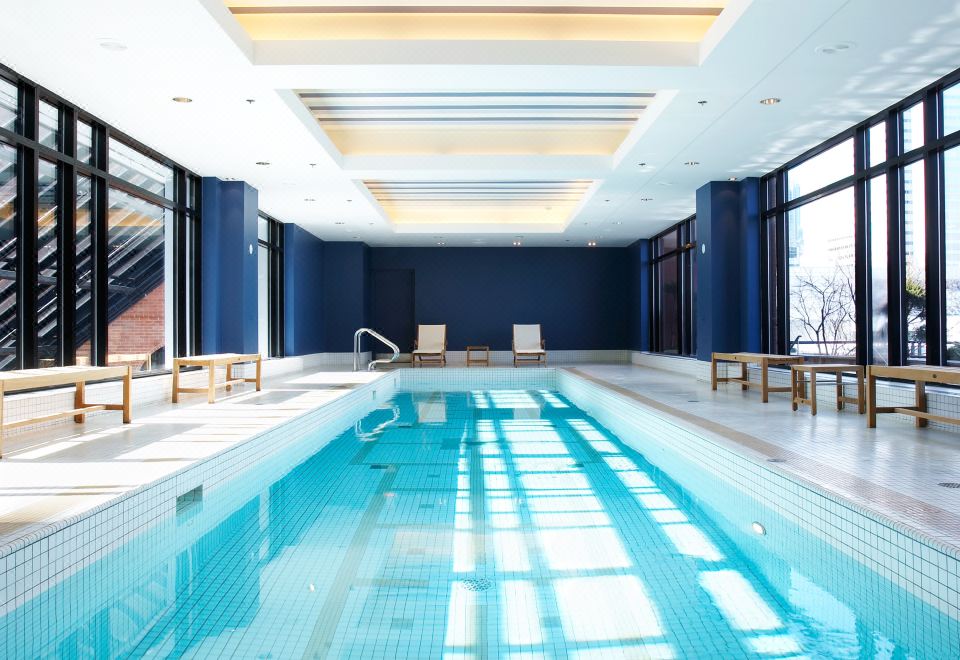 인터컨티넨탈 수영장