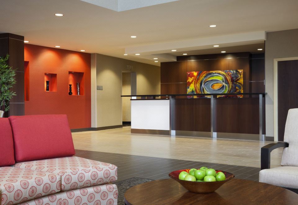 5. 홀리데이 인 익..