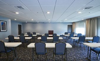 Holiday Inn Express & Suites Birmingham South - Pelham