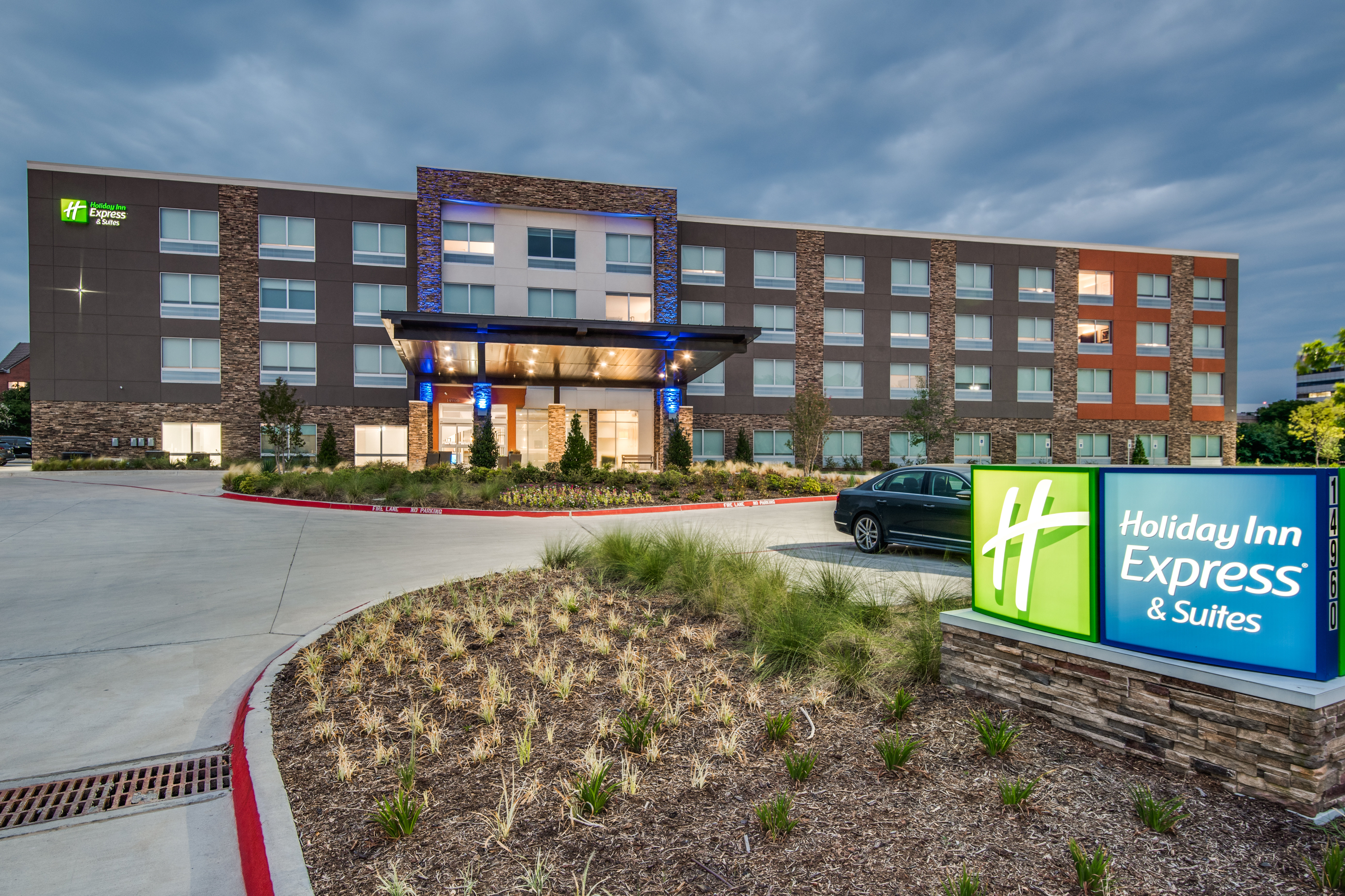 Holiday Inn Express & Suites Dallas North - Addison, an Ihg Hotel