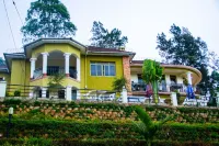 Jowillis Hotel فنادق في Rubanda