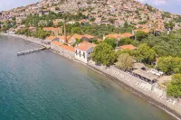Olive Press Hotel & Apartments