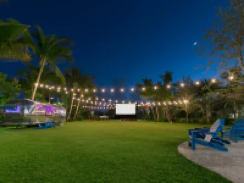 Blue Flamingo Resort Key West キーウェストのホテル