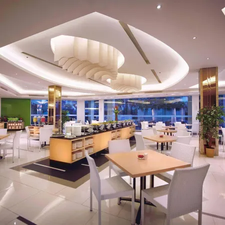 éL Hotel Jakarta Отели рядом с достопримечательностью «Торговый центр Sunter Mall»