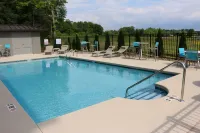 Holiday Inn Express & Suites Hendersonville SE - Flat Rock Hotels in Blue Ridge