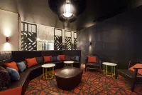 Holiday Inn Express Adelaide City centre by IHG - ที่มีบาร์