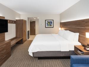 Holiday Inn Express & Suites Providence-Woonsocket