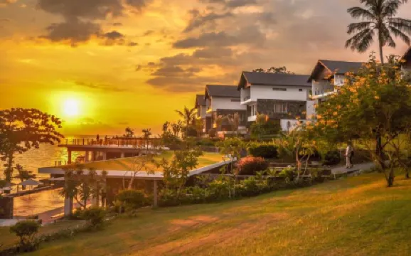 Rajavilla Lombok Resort - Seaside Serenity