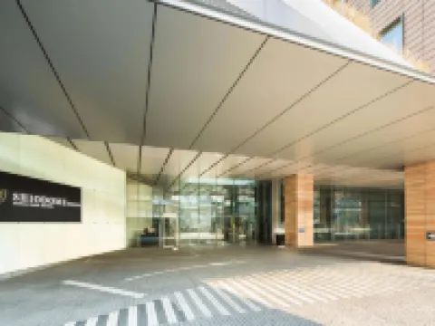 โรงแรมเดอะรอยัลพาร์ค ไอคอนิค โตเกียว ชิโอโดเมะ โรงแรมในโตเกียว