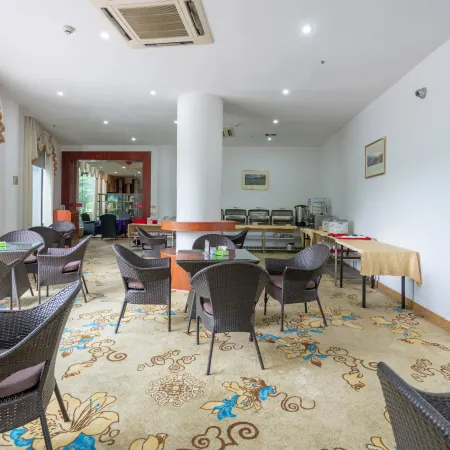 Binjiang Hotel