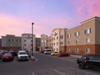Candlewood Suites 格里利 by IHG - 停車場