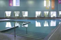 Delta Hotels Toronto Airport & Conference Centre - Pools