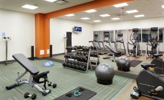 Holiday Inn Express & Suites Cincinnati North - Liberty Way