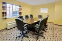 Microtel Inn & Suites by Wyndham Prairie du Chien Hotels in Marquette