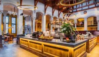 Post-Plaza Hotel & Grand Café Hotels in Dokkum
