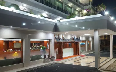 Hotel Sakura Syariah Отели в г. Агам