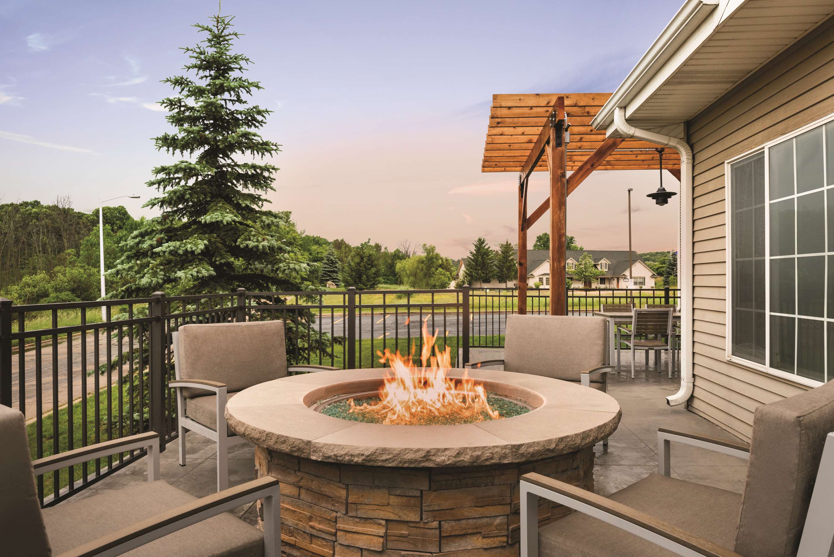 Country Inn & Suites by Radisson, West Bend, WI