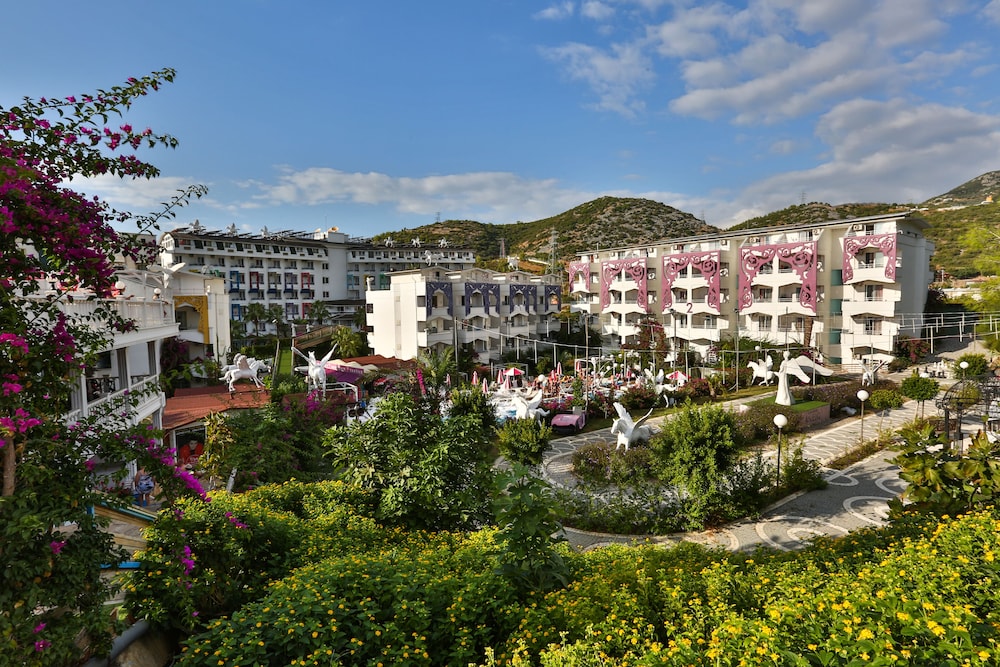 Club Hotel Anjeliq - Ultra All Inclusive