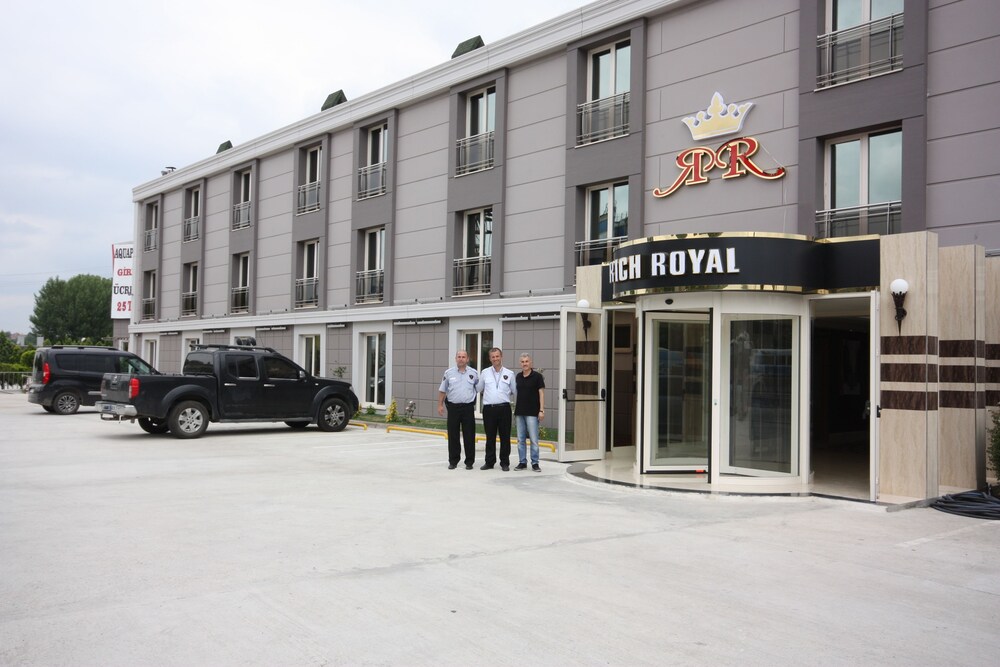 Rich Royal Hotel