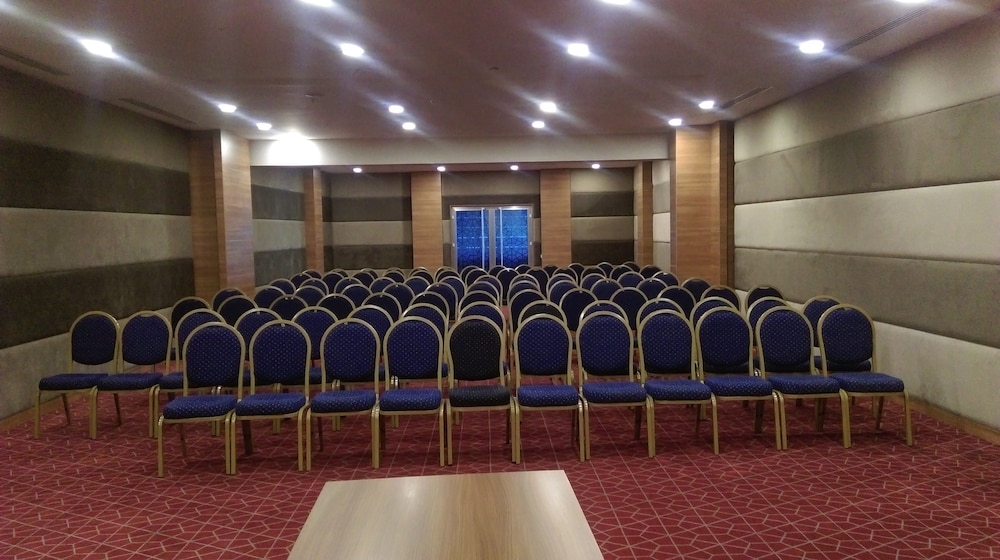 Lonicera World Resort Spa Hotel