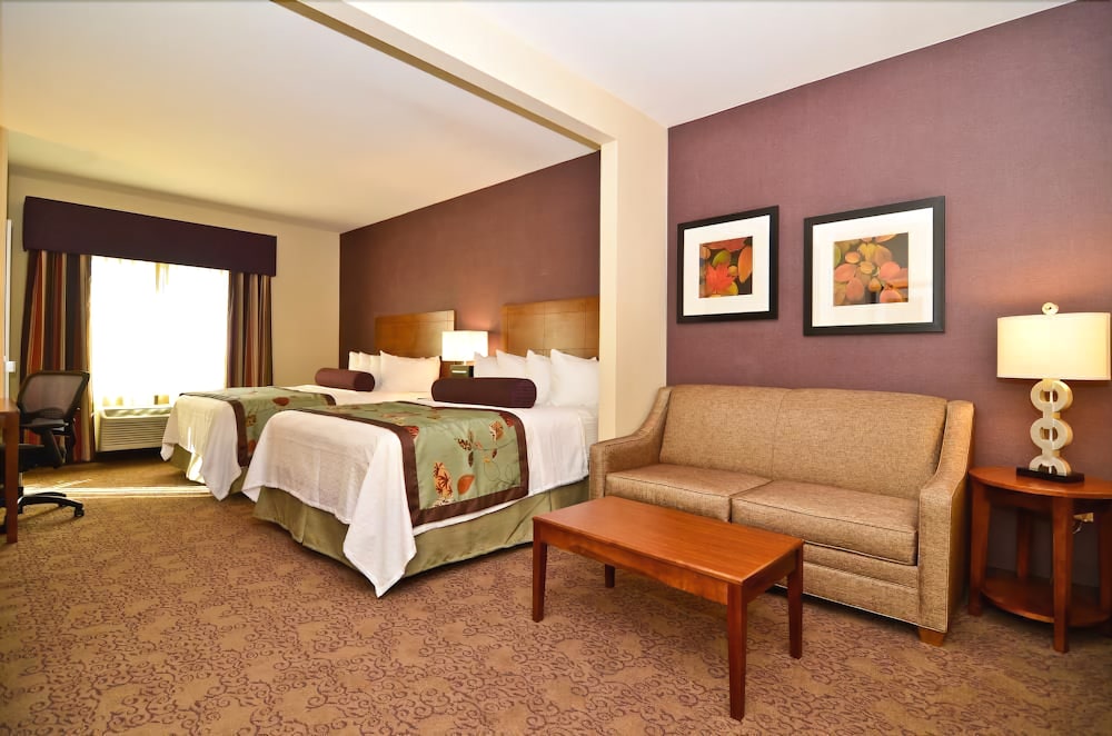 Best Western Plus Carousel Inn & Suites Burlington