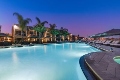 Outdoor Swimming Pool #16 Three Bedroom Duplex Photo