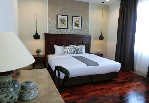 Bloom Boutique Hotel & Cafe - Housity