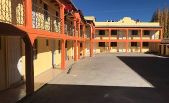 Hotel Los Pinos - Housity
