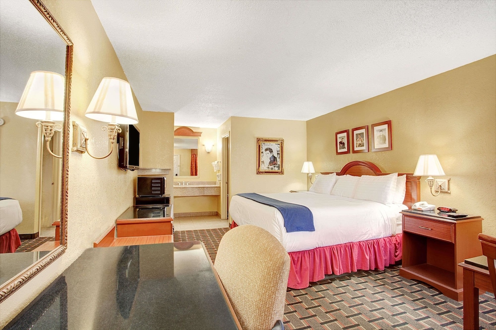 Days Inn by Wyndham Memphis at Graceland