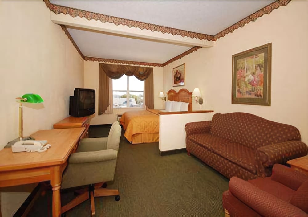 Quality Inn & Suites I-35 E/Walnut Hill