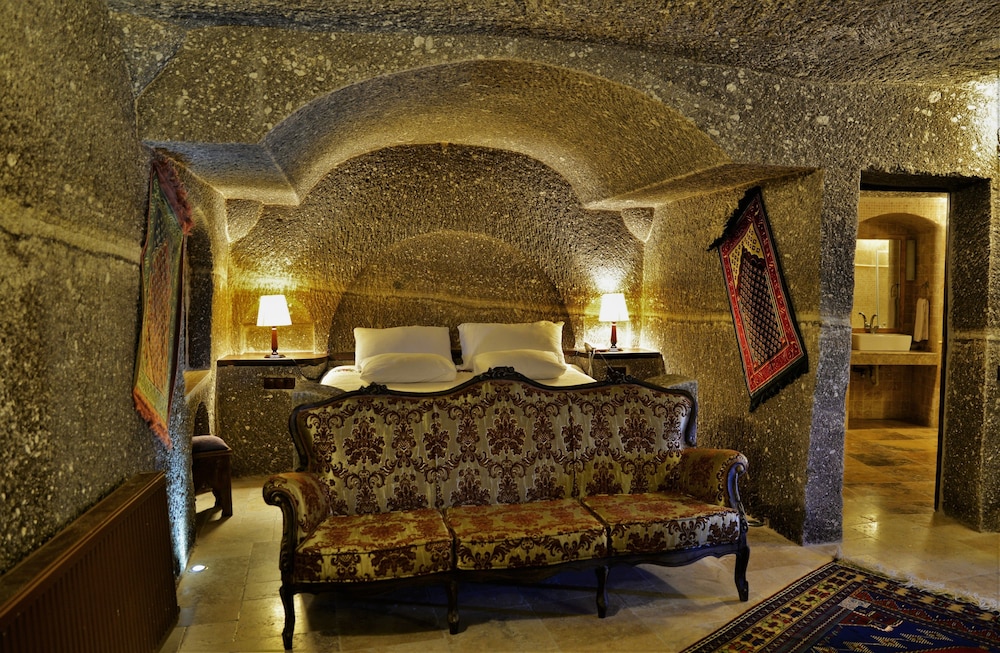 Grand Cave Suites