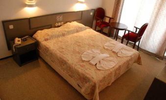 Verano Beach Hotel - Housity