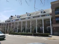 Lowell Inn Hotels in Oak Park Heights