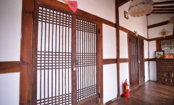 Dalbit Jeongwon Hanok Guesthouse Jeonju