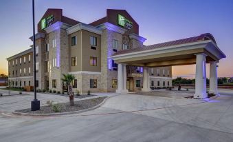 Holiday Inn Express & Suites Carrizo Springs