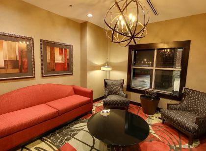 Holiday Inn Express & Suites Plymouth - Ann Arbor Area