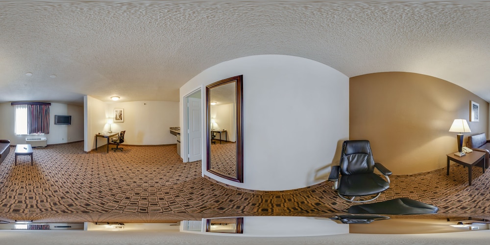 Quality Suites Airport Wichita