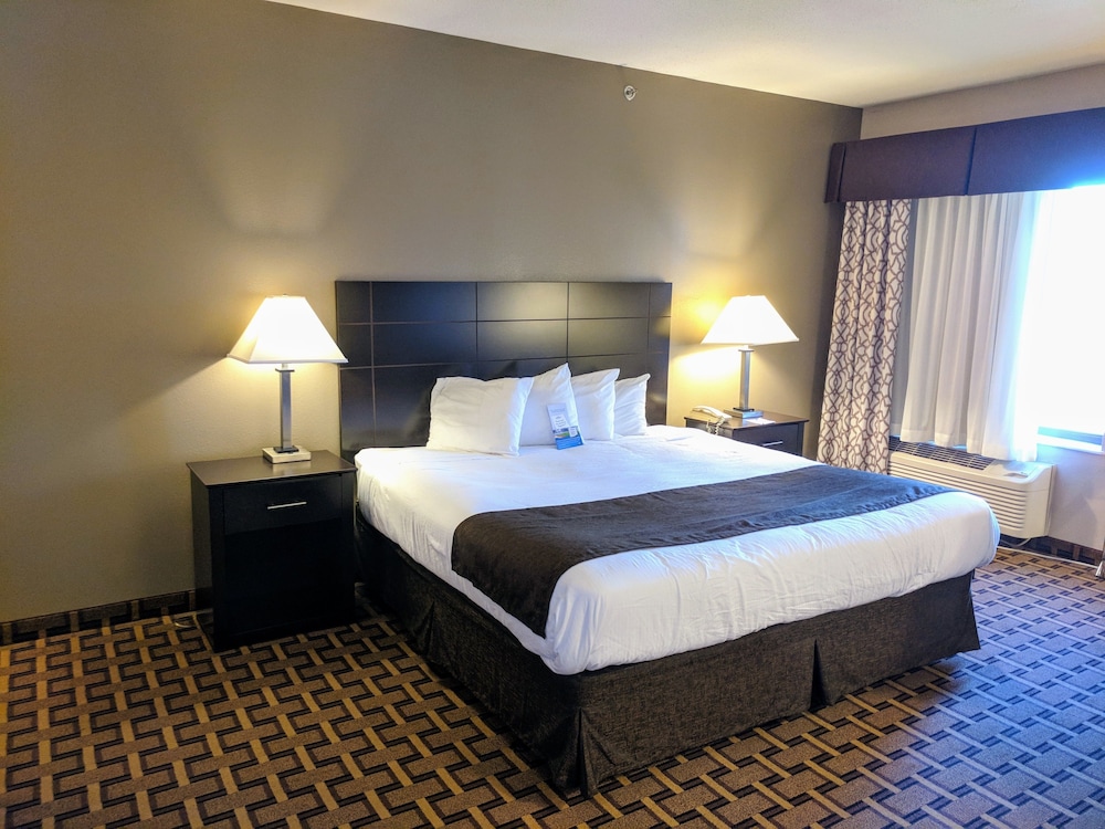 SureStay Plus Hotel by Best Western Coralville Iowa City