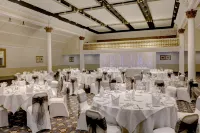 Crown & Mitre Hotel - parking