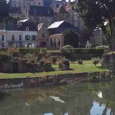 Petite Maison Romantique Coeur Historique Plantagenet, au Calme Hotel Exterior