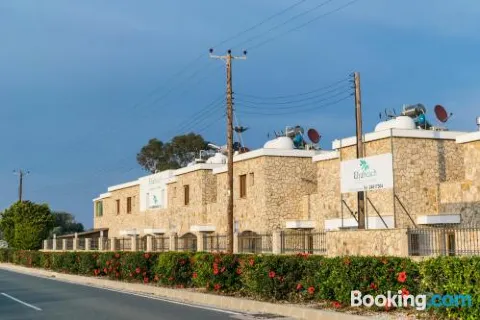 埃利亞海灘奢華套房飯店