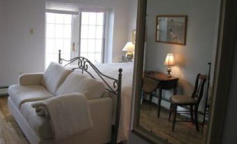 Tulloch Inn & Gifts