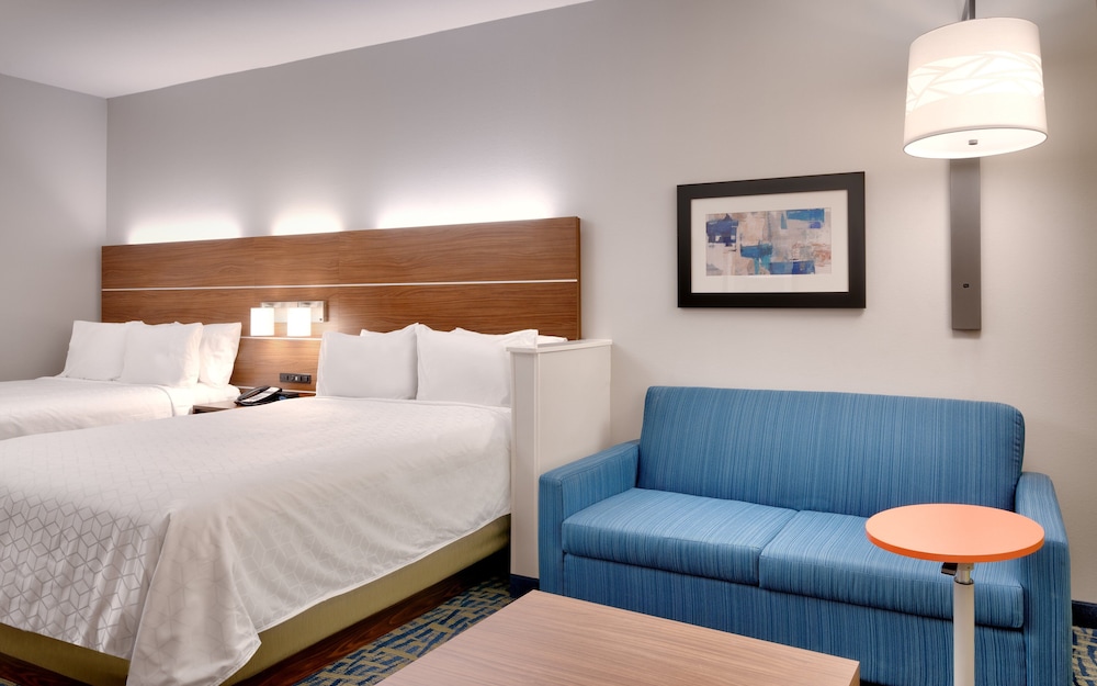 Holiday Inn Express & Suites Gainesville I-75, an Ihg Hotel