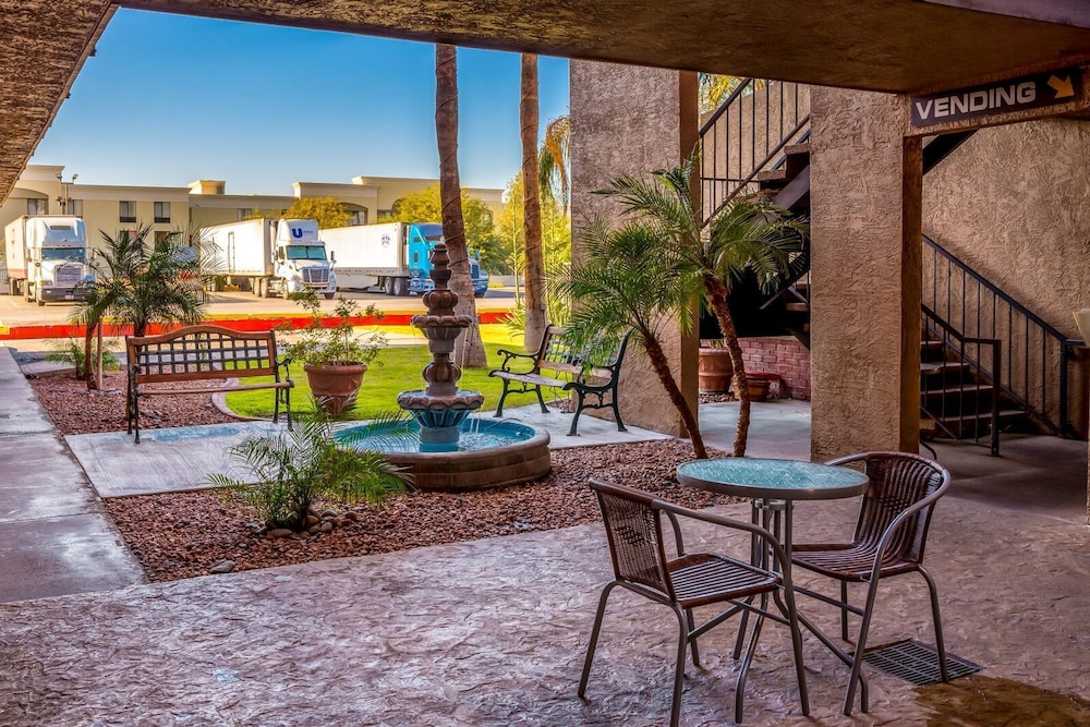 Travelers Inn - Phoenix