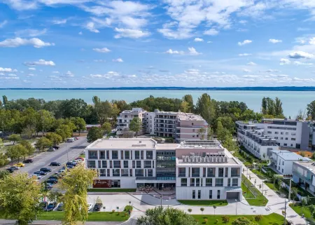 Aura Hotel Adults Only Отели в г. Csopak