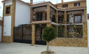 House with 3 Bedrooms in Cordobilla, with Wonderful Lake View, Private Pool, Enclosed Garden