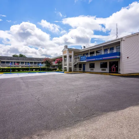 Motel 6 Anniston, Al