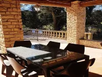Le Domaine d'Alezen Hôtels à : Cornillon-Confoux