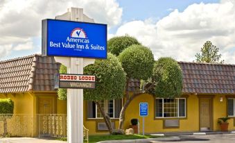 Rodeo Lodge